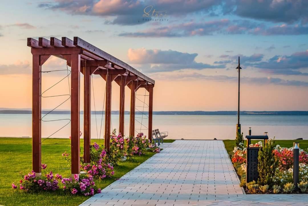 Best Silver Apartman Siofok Bagian luar foto